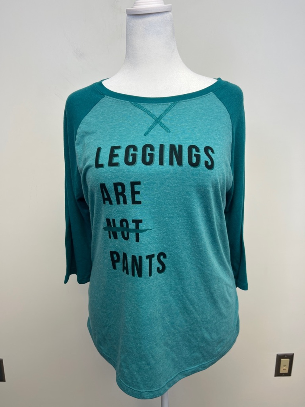 Teal Athletic Women’s Funny Tee Leggings Are Not Pants Size 12/14 Large